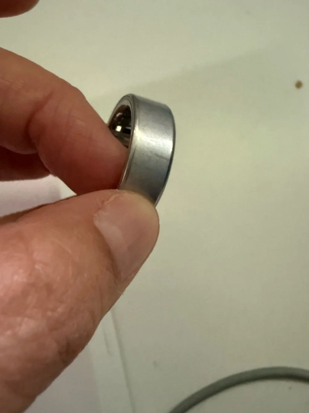 Oura Ring 4 - Size 8 Silver (Complete Set with Charger & Box)